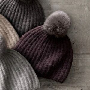 RH | Restoration Hardware  100% CASHMERE beanie hat w real rabbit fur pom-pom